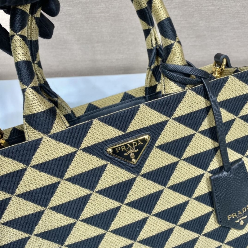 Pra*a tote bags
